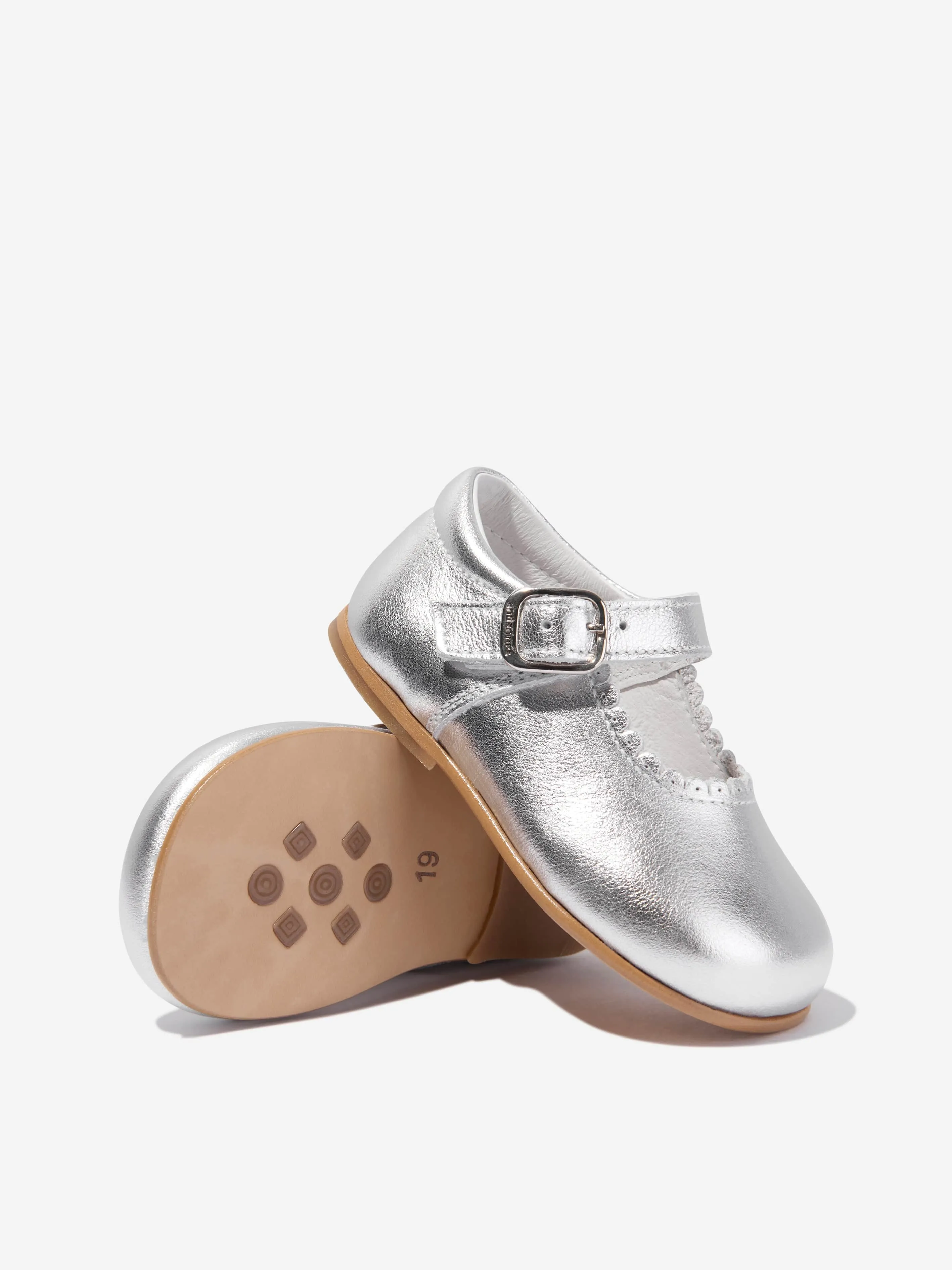 Andanines Girls Patent Leather Mary Jane Shoes in Silver