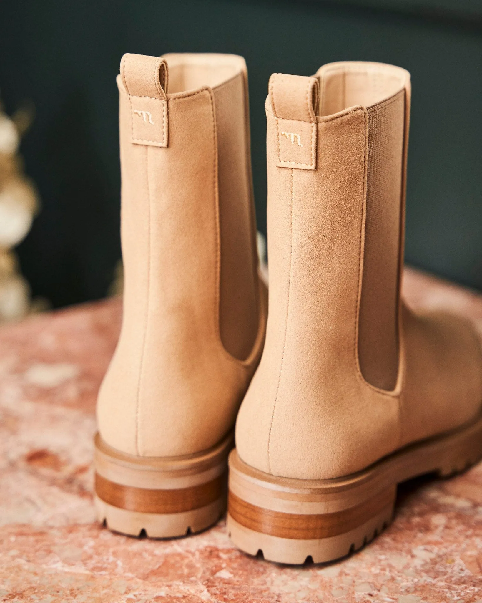 Chelsea Vegan Recycled Grain Suede Boots | Latte