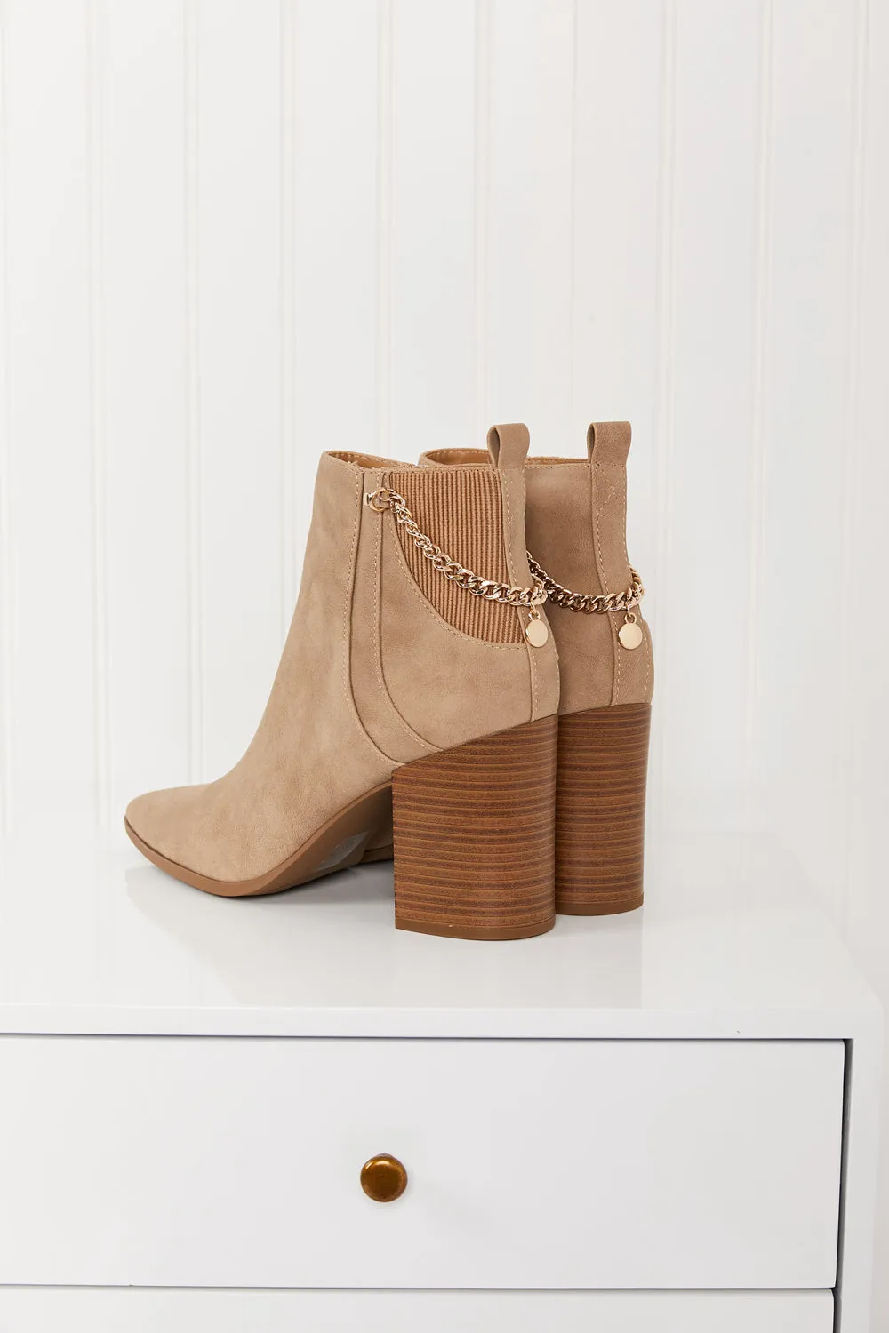 Fortune Dynamic Date Night Dreams Elastic Back Chain Detail Booties