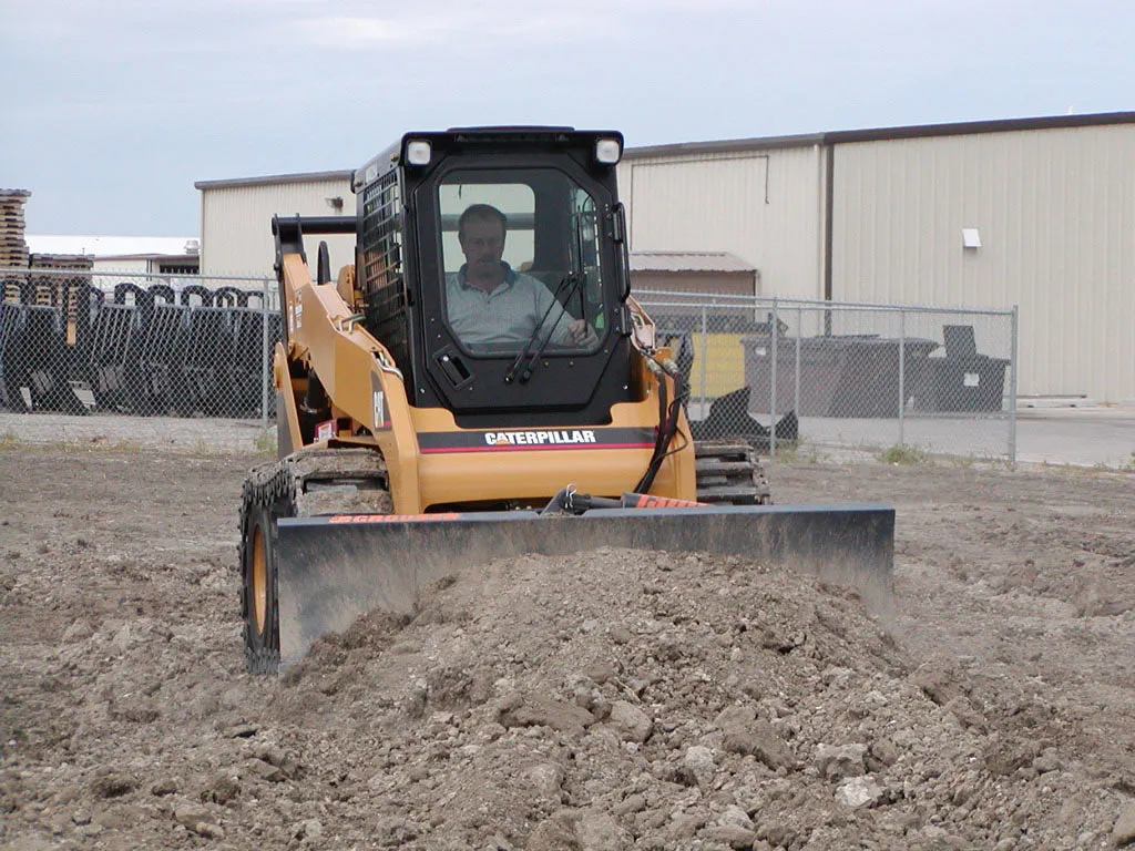 GROUSER 1300 6-way dozer blade for skid steer loaders