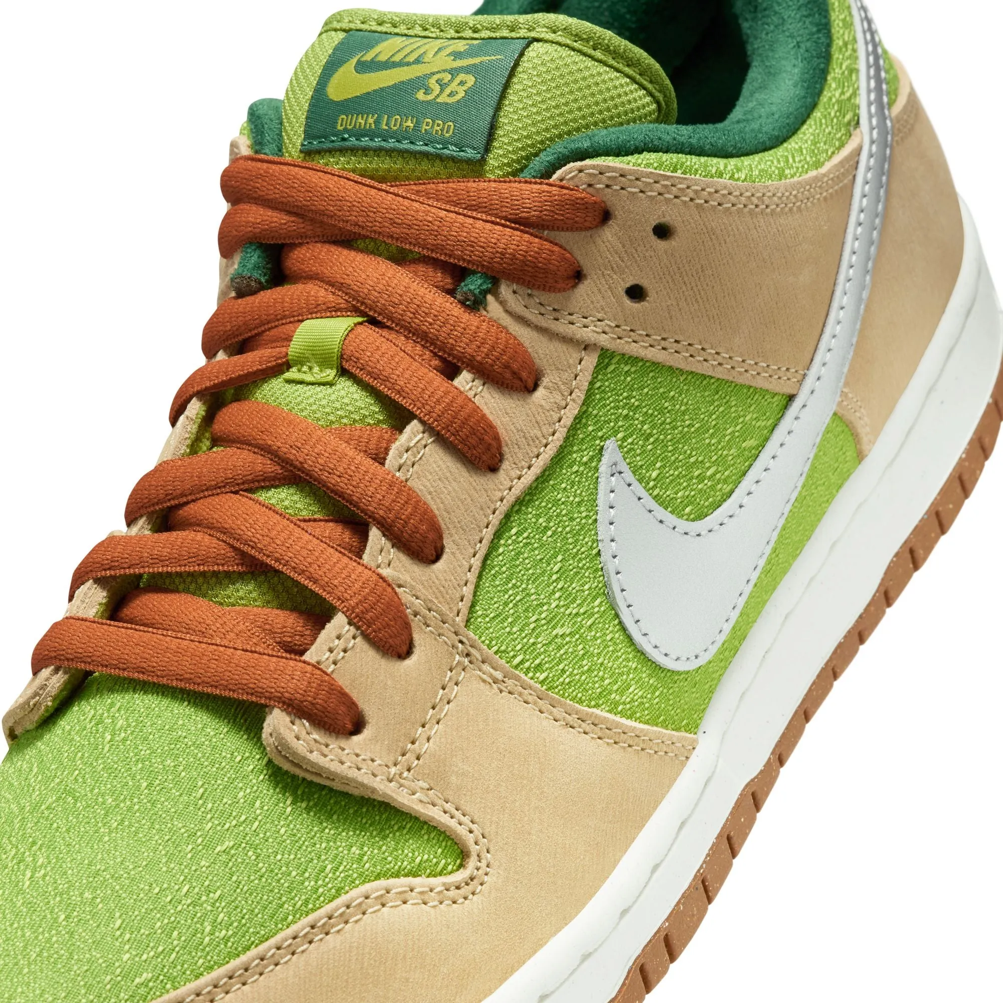 NIKE SB DUNK LOW PRO WC "ESCARGOT" SESAME / METALLIC SILVER-PEAR